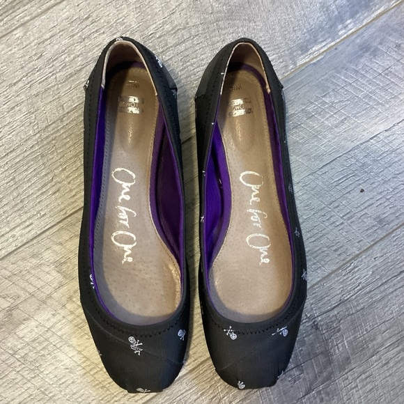 Toms One For One Skull Ballerina Flats Size 8 - Picture 3 of 10